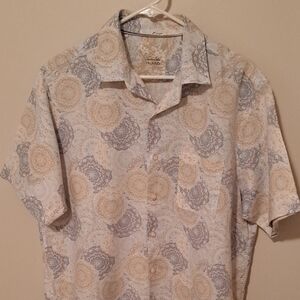 Tasso Elba Blue and Cream Patterned Shirt.  Size Large.